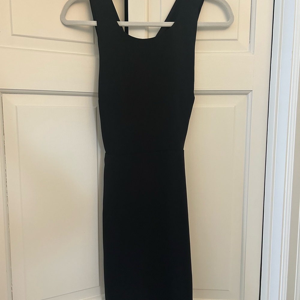 Black Sleeveless Crossback Dress with pockets
